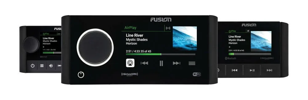 Fusion® Apollo SRX400 Marine Radio