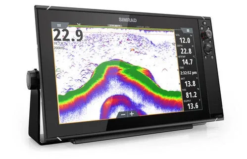 Simrad NSS16 evo3S combo chartplotter with world basemap