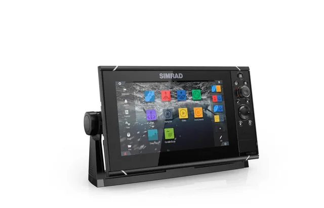 Simrad NSS9 evo3S combo with world basemap